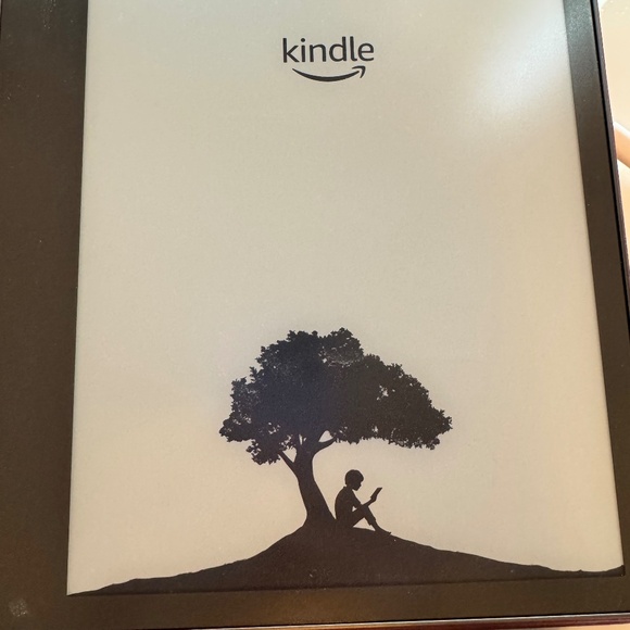 Bundle: Amazon Kindle Scribe with Premium Pen + Cover - Tungsten 64GB - Picture 10 of 13